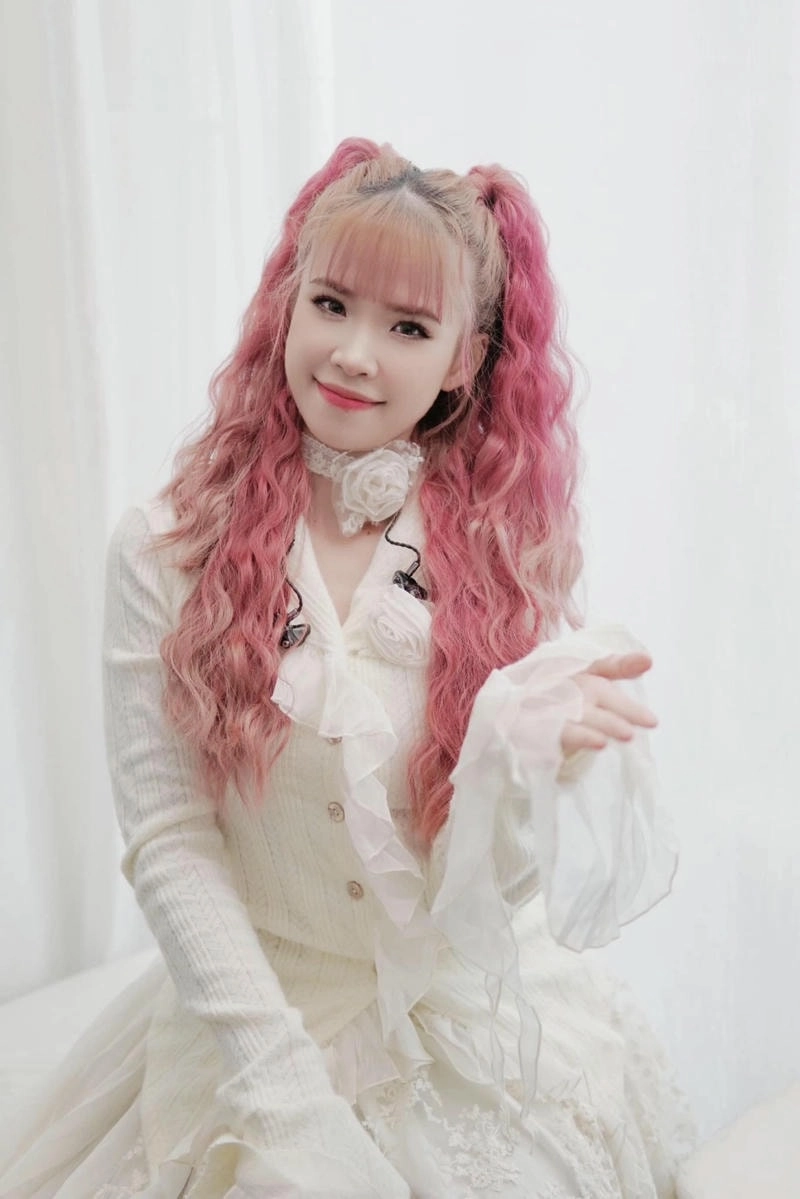 Phong cách dễ thương của Khởi My