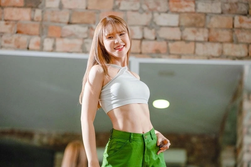 Thưởng thức trọn bộ Khởi My karaoke