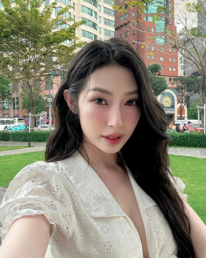 Khổng Tú Quỳnh karaoke nhiều bản hit đình đám