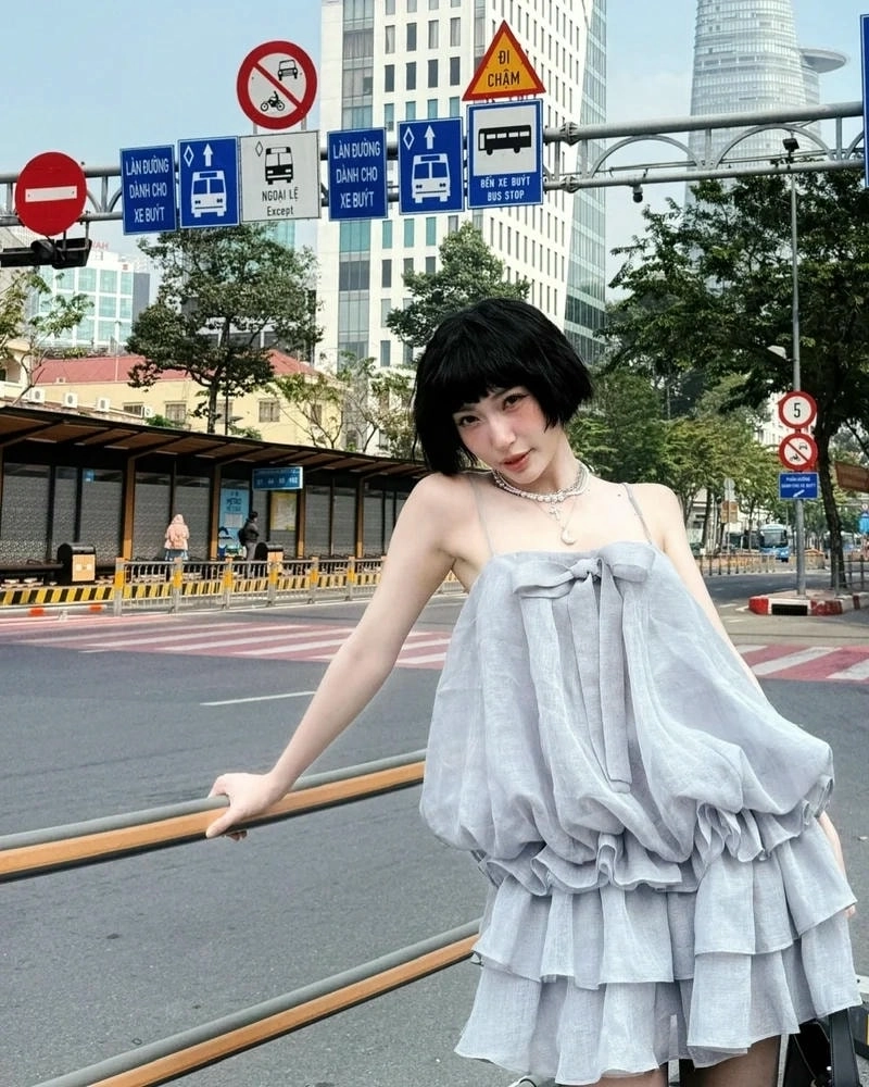 Khổng Tú Quỳnh chiều cao gây ấn tượng nhẹ nhàng