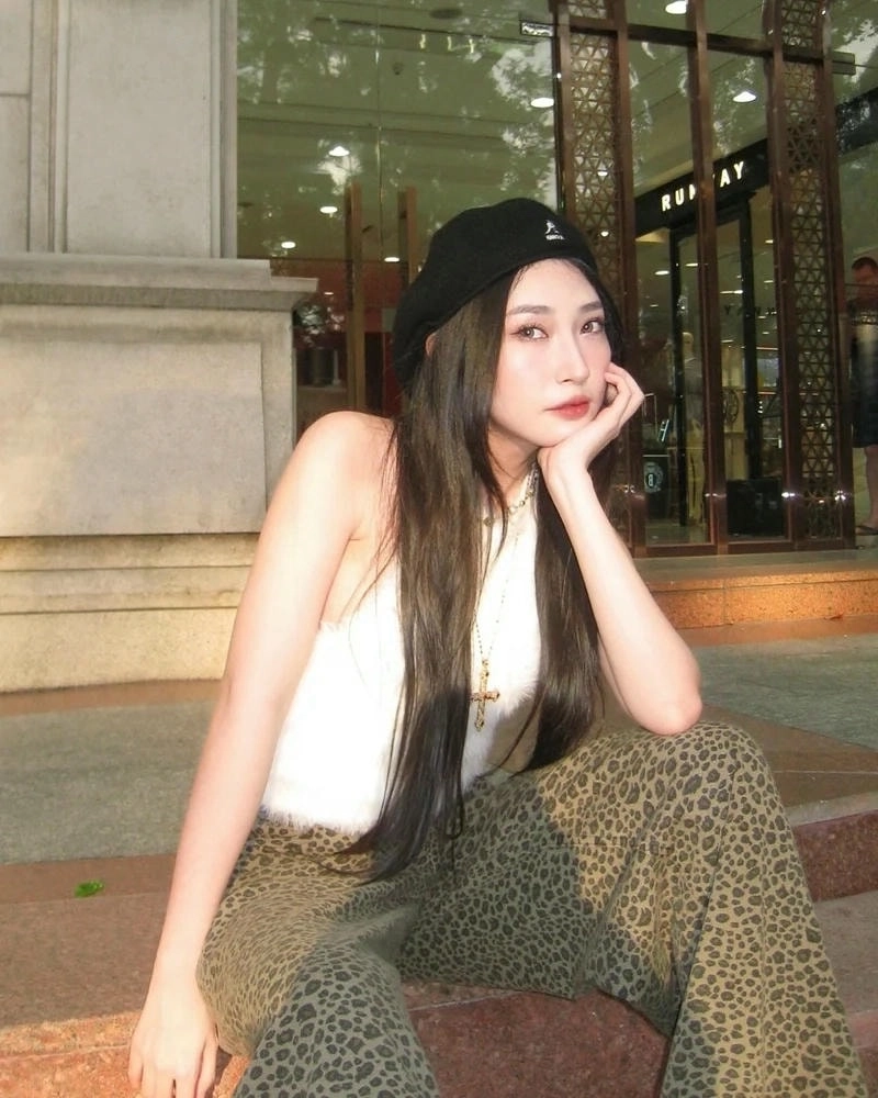 Khổng Tú Quỳnh chị đẹp đạp gió rẽ sóng gây bão cộng đồng mạng
