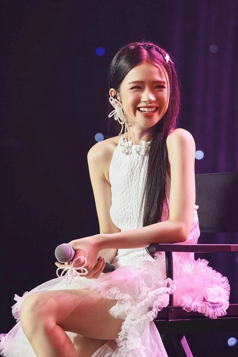 Sự thật về Chiều cao Linh Ka khiến fan tò mò