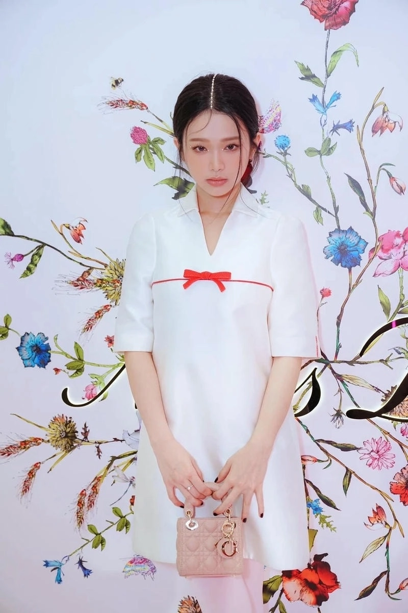 Chuyện tình Linh Ka và người yêu luôn hot