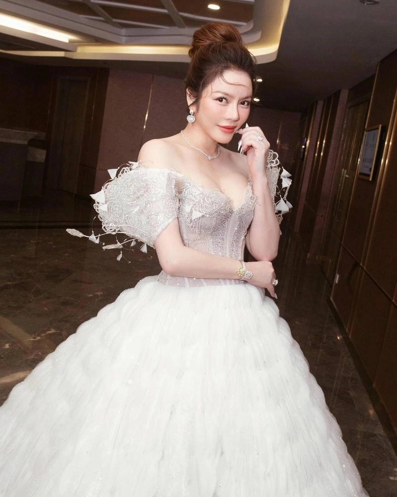 Thông tin chính xác Lý Nhã Kỳ sinh năm bao nhiêu