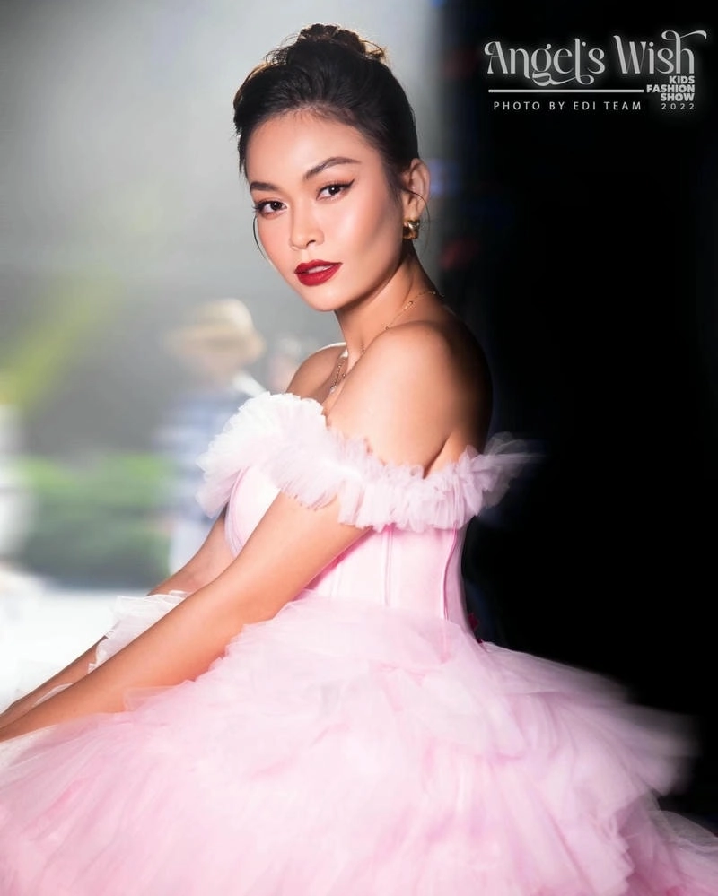 Hình ảnh hậu trường của team Mâu Thủy gây chú ý