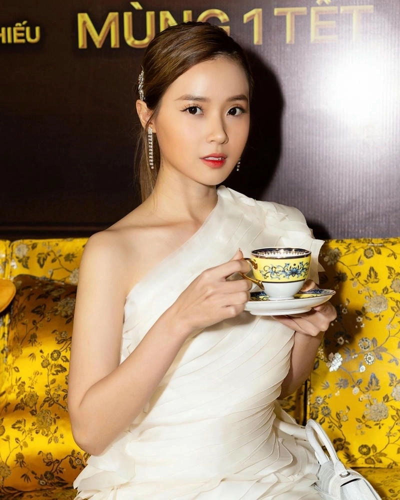 Giải đáp thắc mắc Midu bao nhiêu tuổi