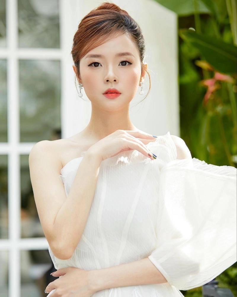 Chiều cao thật sự của Midu cao bao nhiêu