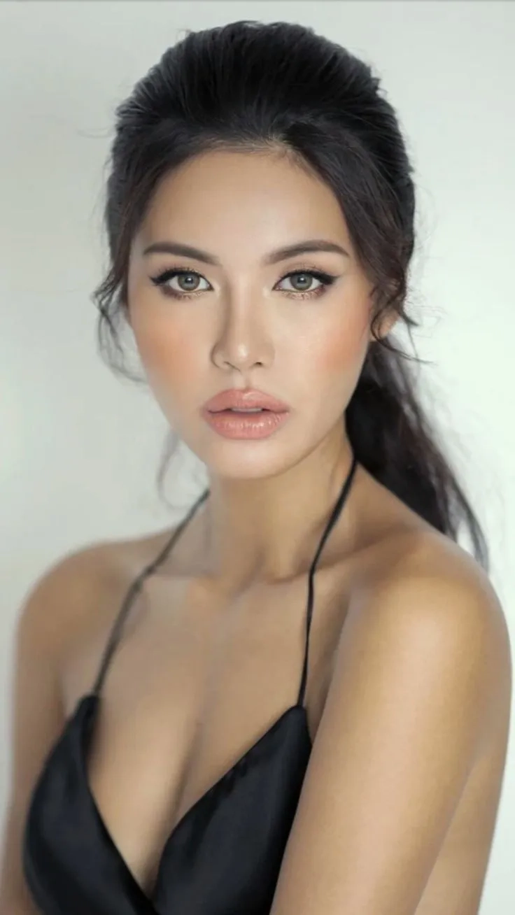 Khám phá chân dung thật sự của Minh Tú là ai