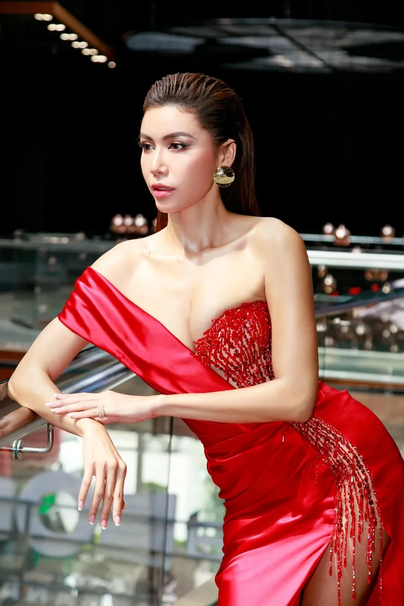 Mối quan hệ đặc biệt trong Minh Tú Người ấy là ai