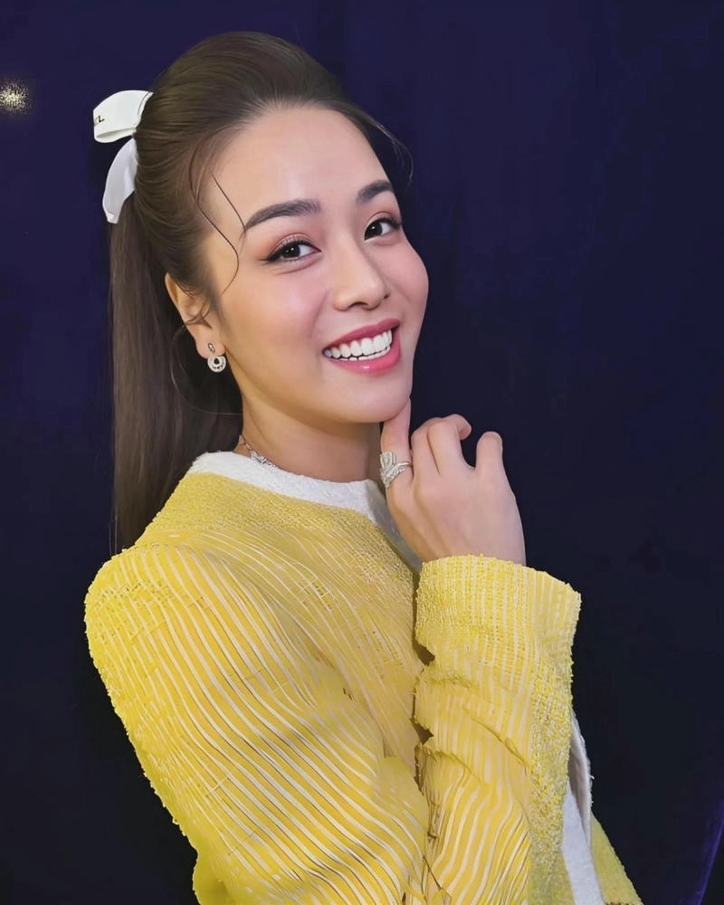 Loạt ảnh Nhật Kim Anh mới nhất 2022 gây chú ý