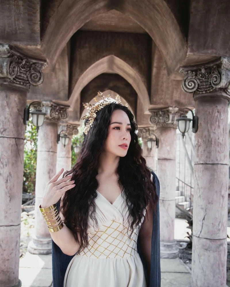 Nhiều người tò mò Nhật Kim Anh là ai