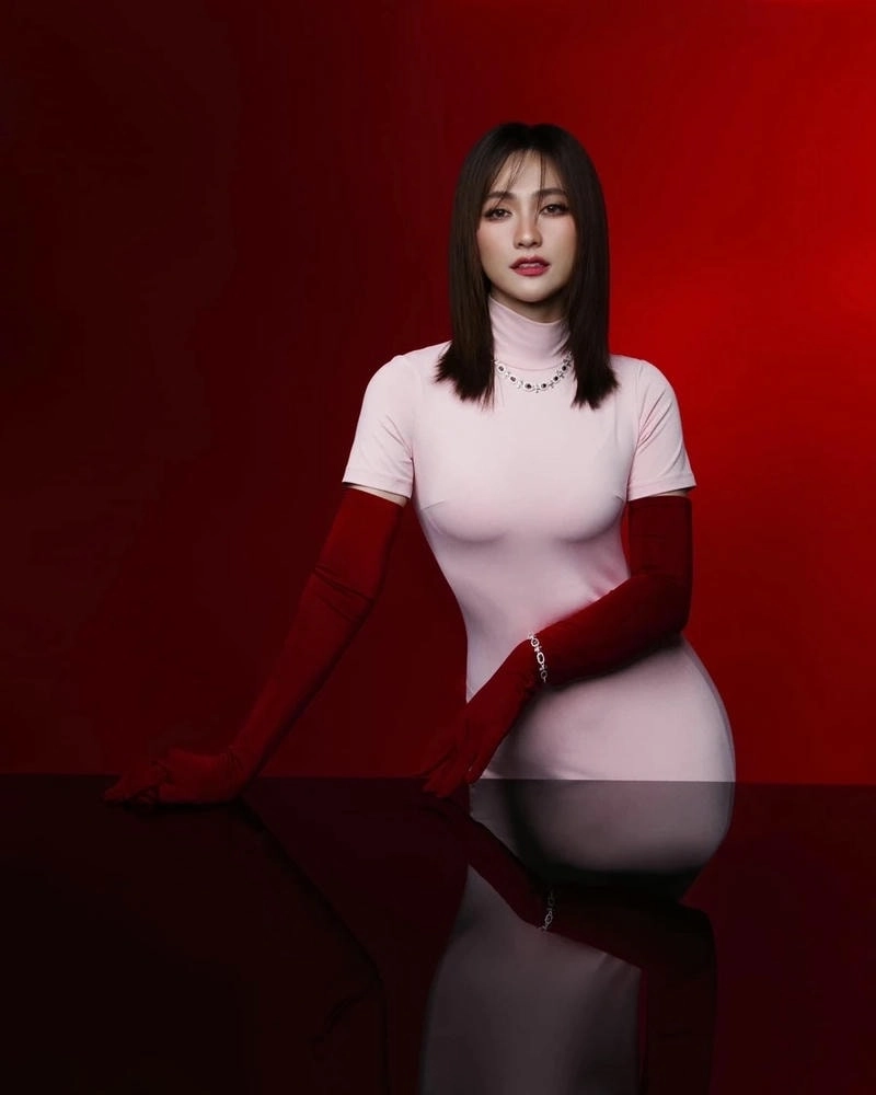 Phong cách thanh lịch của Phương Anh Đào