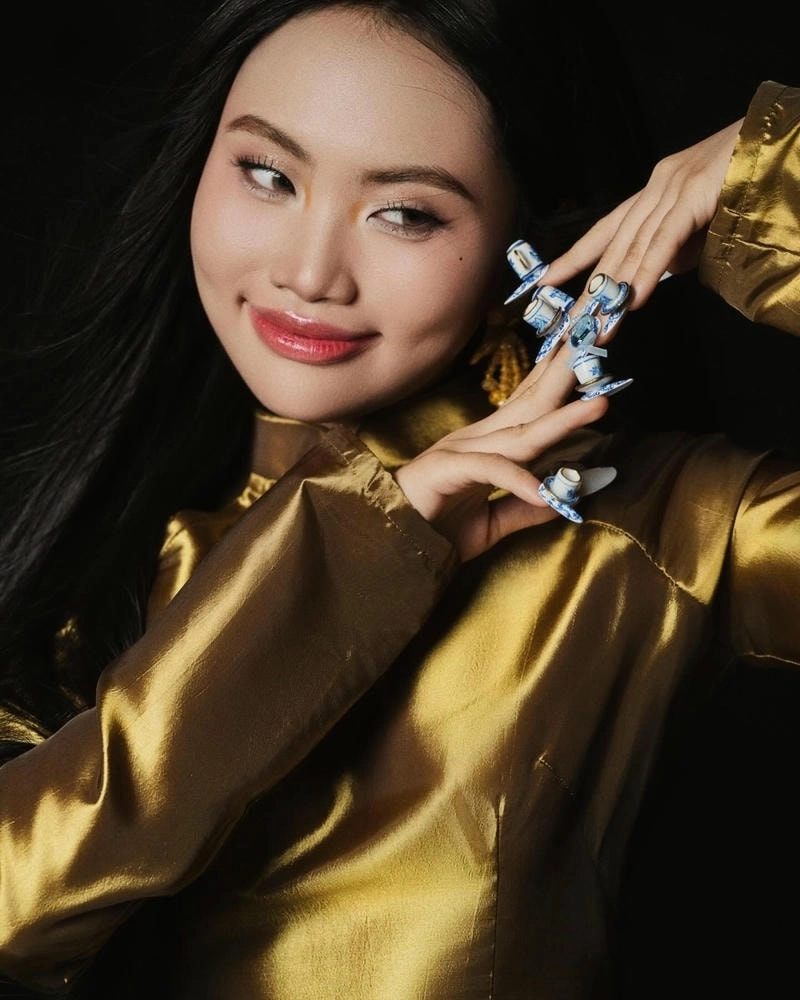 Đẩy Xe Bò Phương Mỹ Chi gợi ký ức tuổi thơ