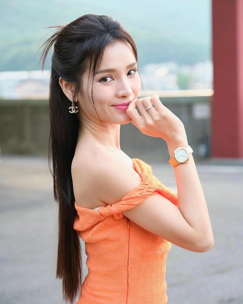 Phương Trinh Jolie bao nhiêu tuổi khiến fan bất ngờ