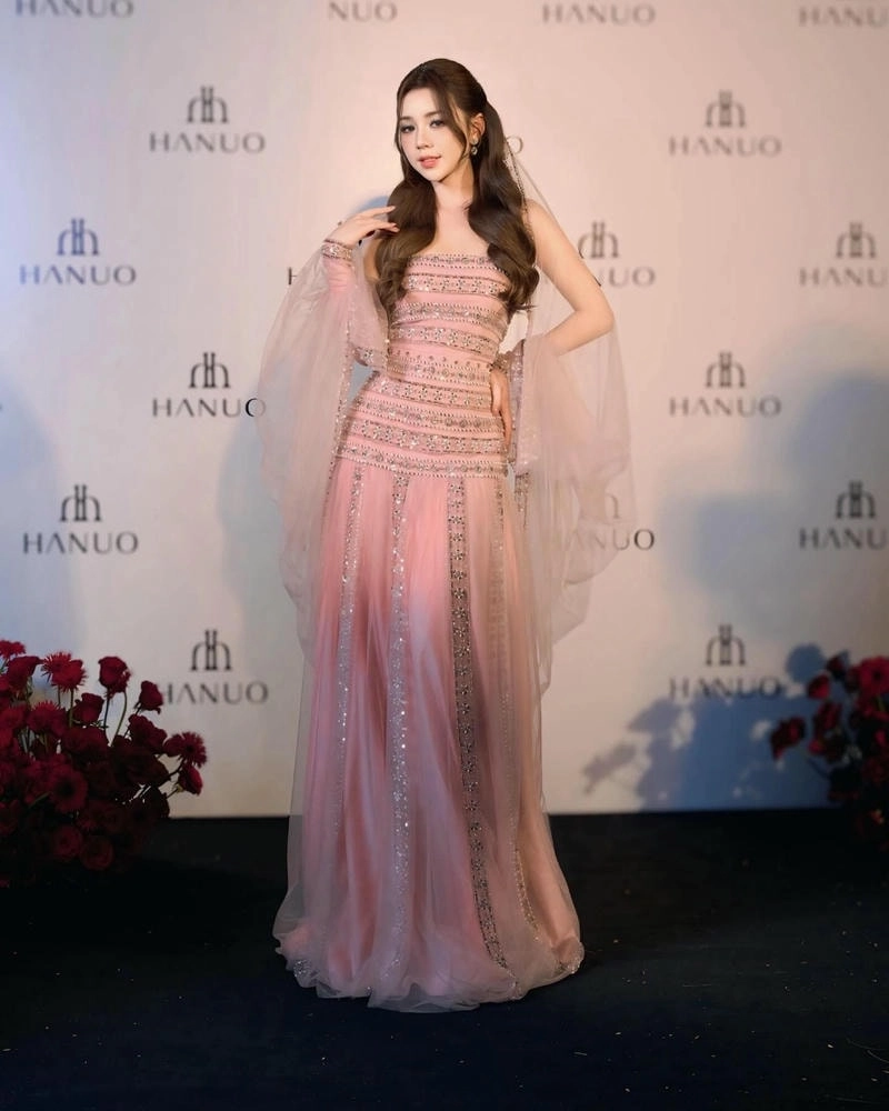 Chiều cao thật sự của Quỳnh Kool