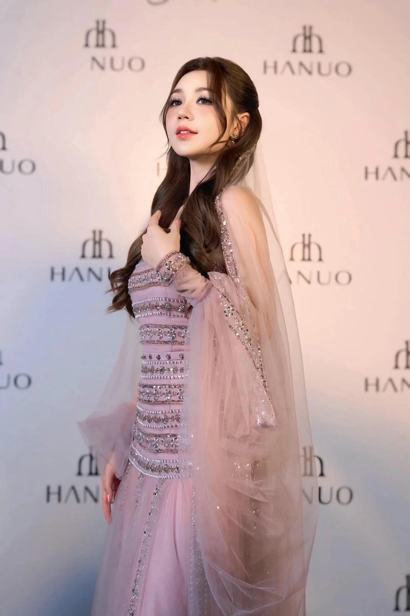 Follow Quỳnh Kool trên TikTok cực vui