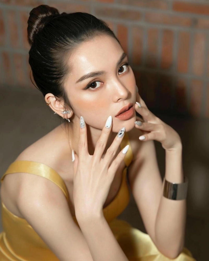 Hé lộ người yêu Quỳnh Lương hiện tại