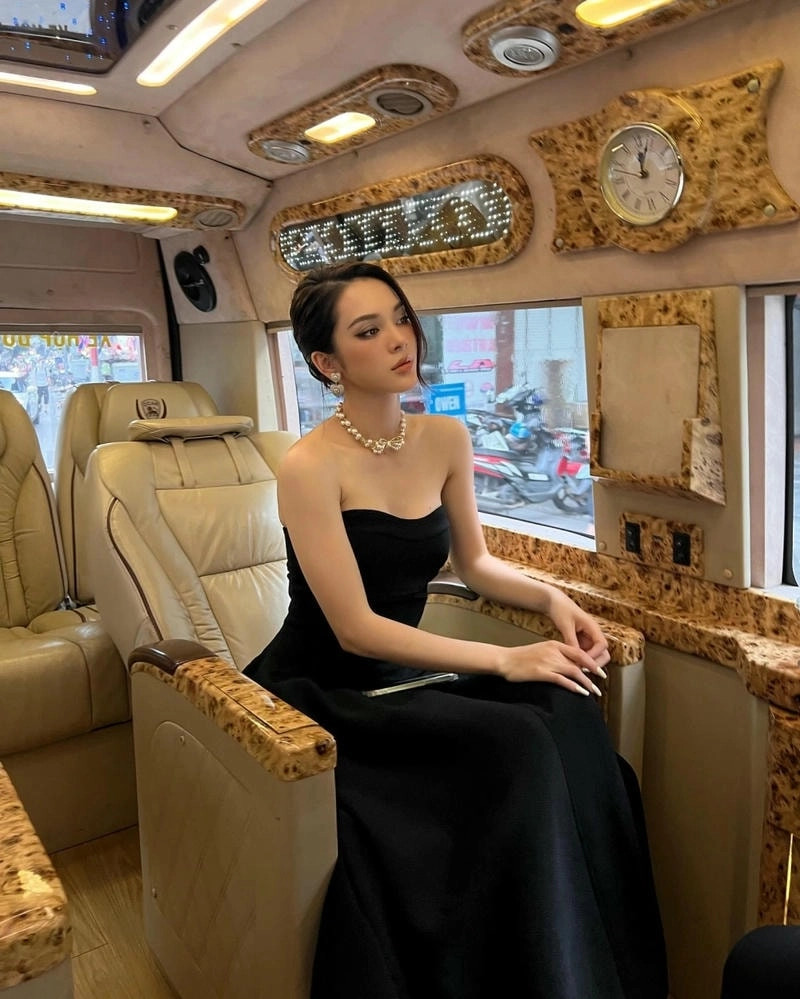 Hình ảnh nữ diễn viên Quỳnh Lương rạng rỡ