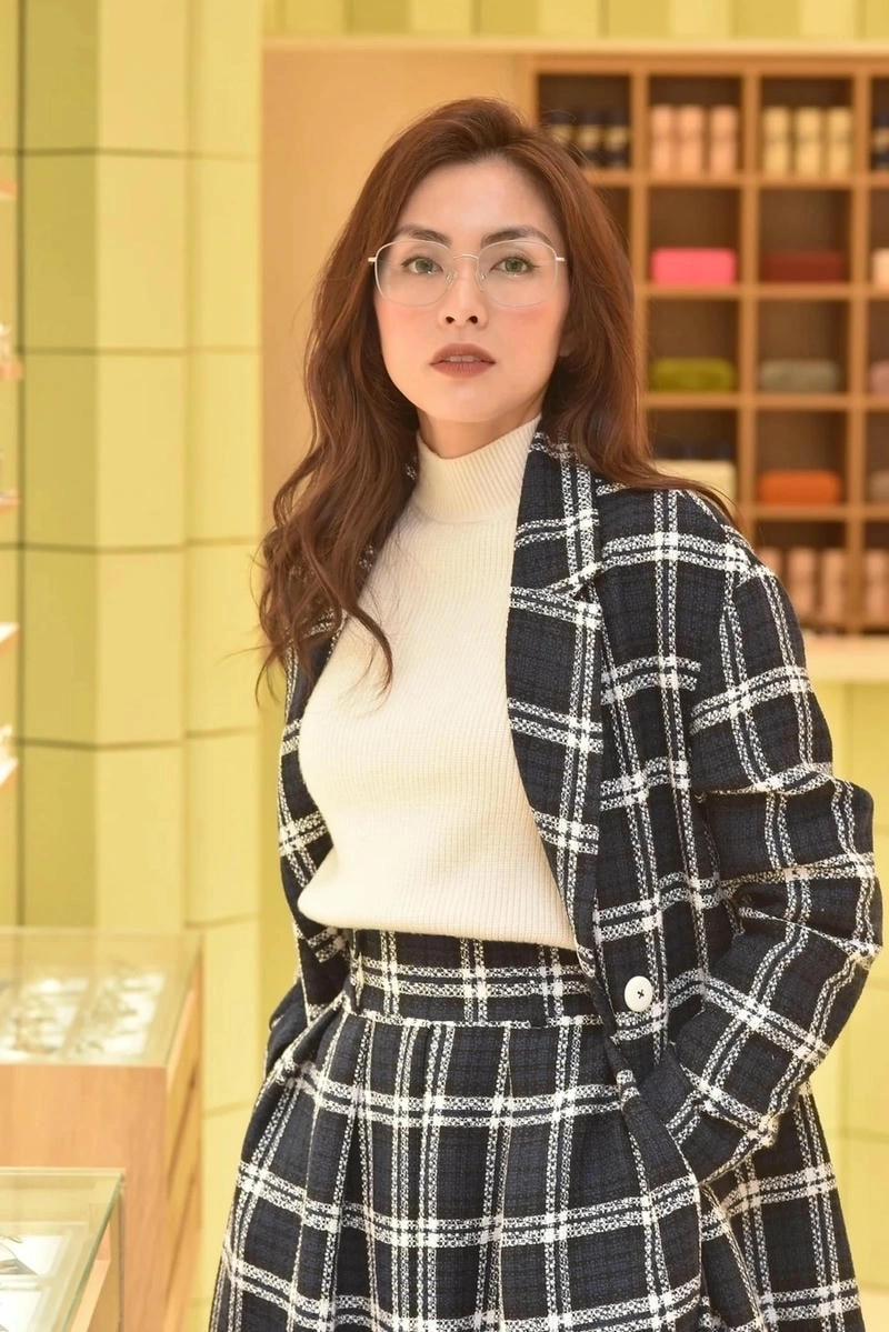 Gây thương nhớ với Tăng Thanh Hà mặc áo dài