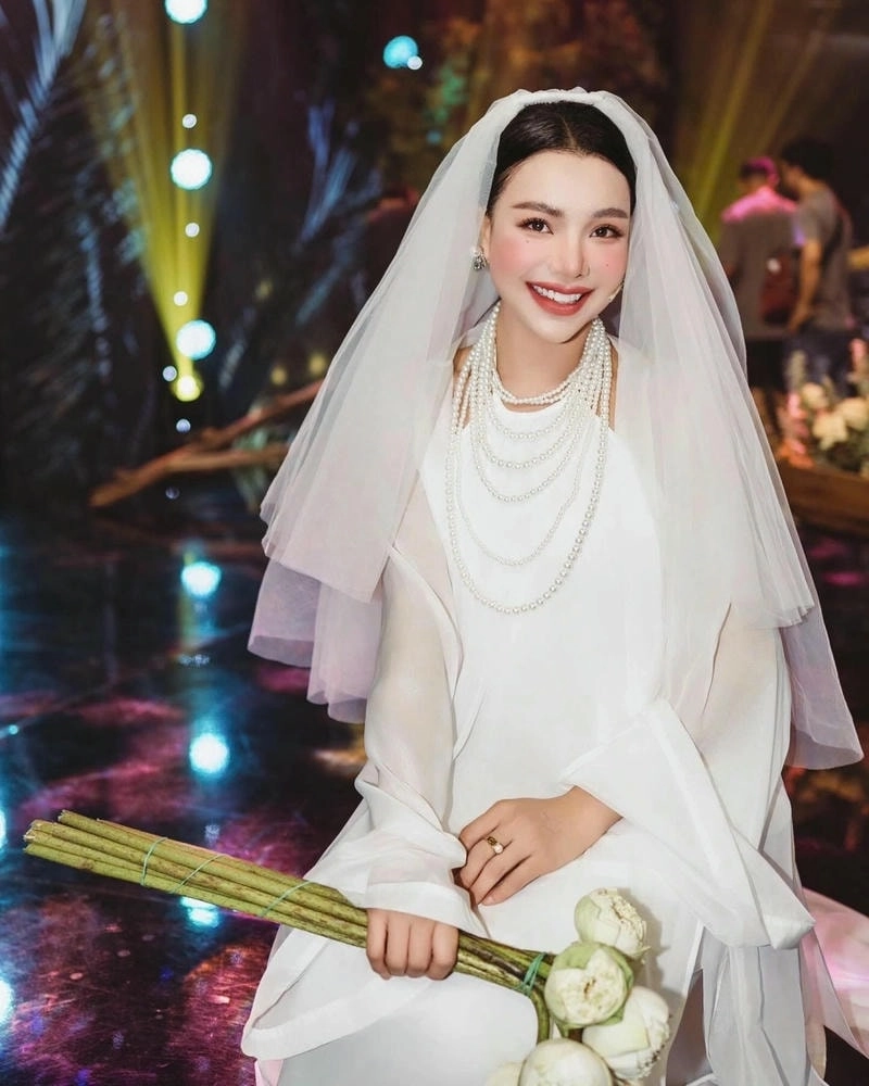 Khám phá vẻ đẹp của Trà Ngọc Hằng