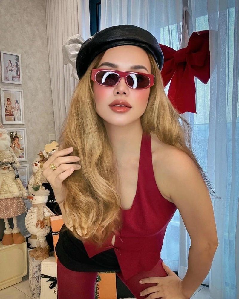 Thân hình quyến rũ của Trà Ngọc Hằng bikini