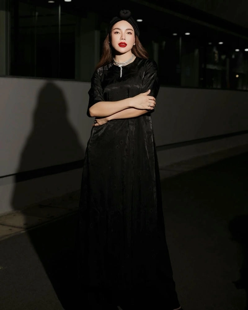 Giải đáp thắc mắc Người mẫu Trà Ngọc Hằng là ai