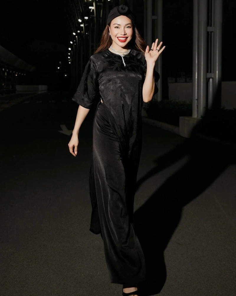 Chiều cao thật sự Trà Ngọc Hằng cao bao nhiêu