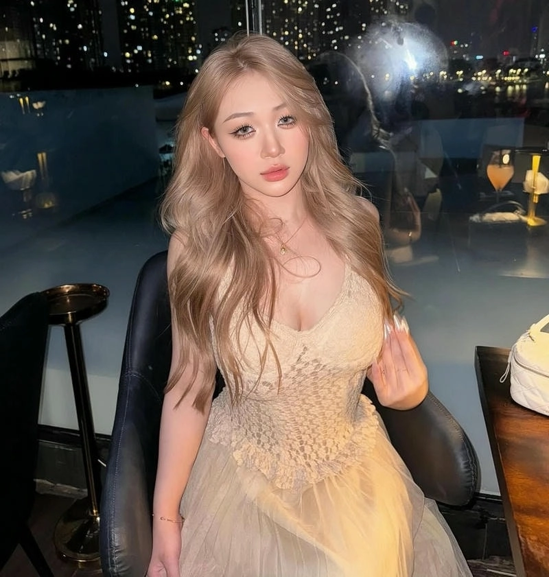 Nhan sắc thật của Trần Hà Linh hoa khôi ngoại thương