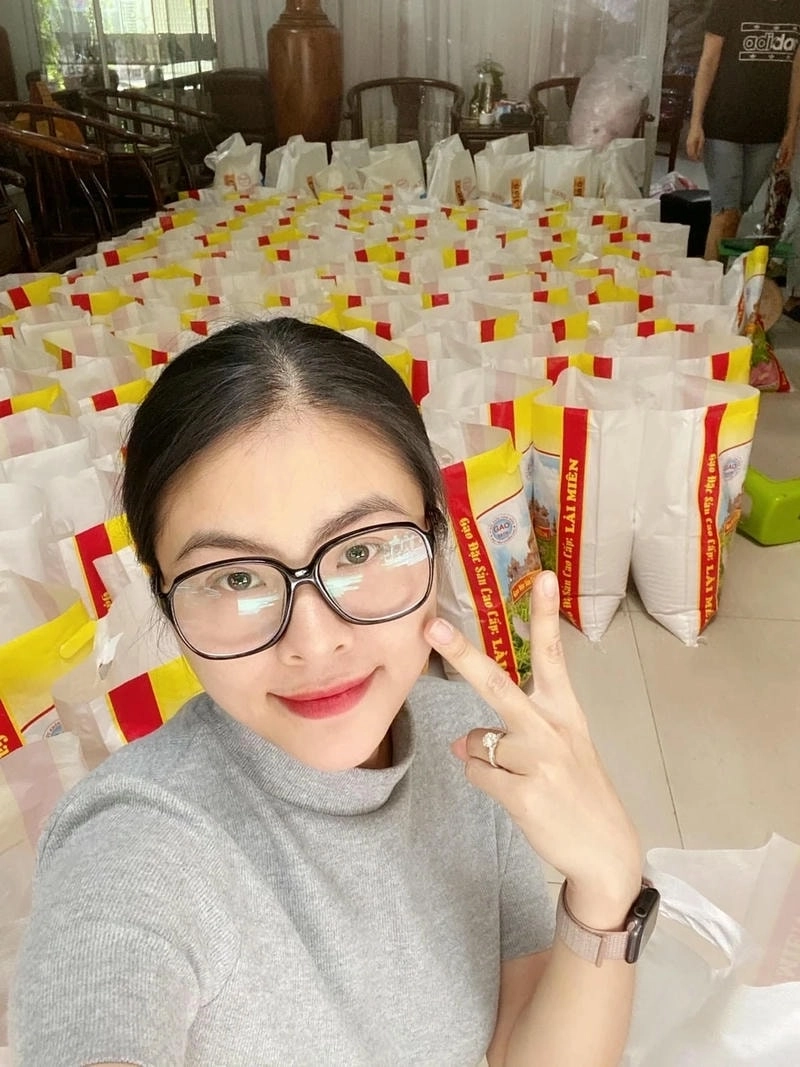 Vân Trang xuất hiện đầy cuốn hút