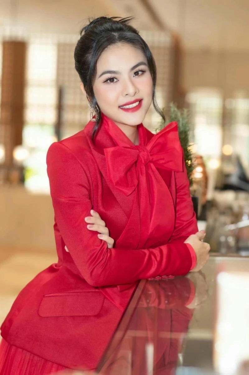 Nét duyên trên sóng Mc Vân Trang