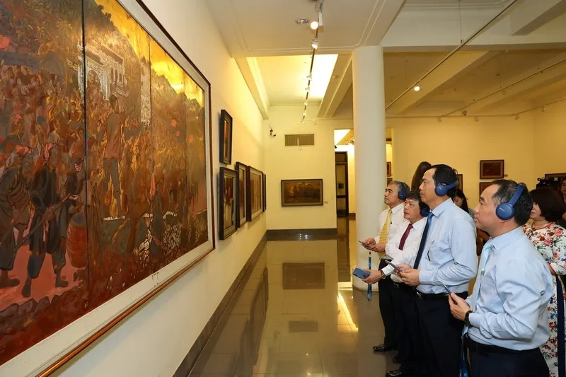 Gợi ý cực chill để chụp ảnh ở Bảo tàng Mỹ thuật Việt Nam dịp cuối tuần