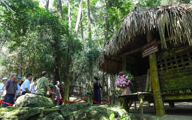 Ngắm cảnh thiên nhiên tuyệt đẹp ở chiến khu Tân Trào