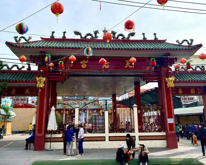 Kinh nghiệm tham quan Chùa Bà Thiên Hậu