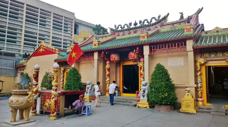 Vẻ đẹp cổ kính ở Chùa Bà Thiên Hậu