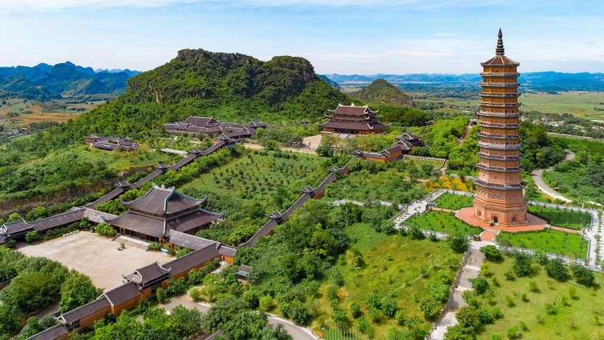 Chùa Bái Đính là một trong những ngôi chùa nổi tiếng nhất Việt Nam
