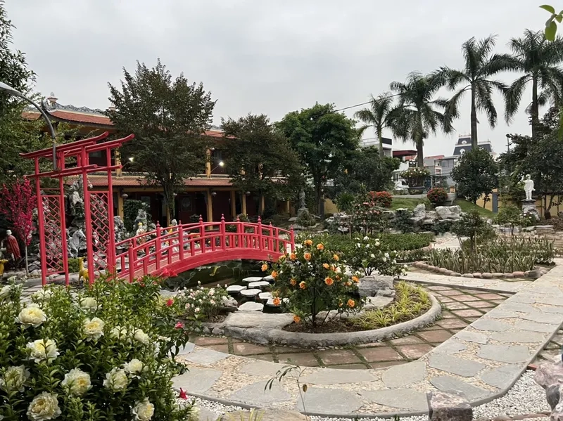 Chùa Hàm Long mang vẻ đẹp giản dị và thanh tịnh