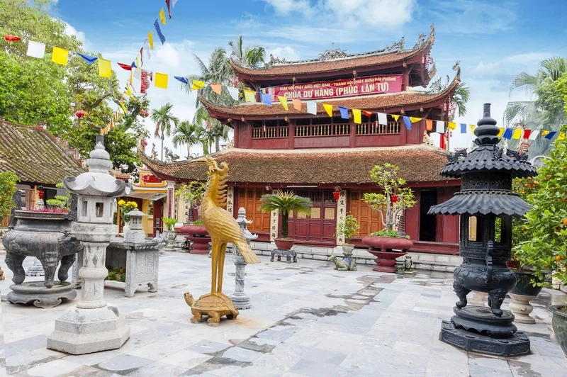 Khám phá kiến trúc cổ kính của Chùa Hàng