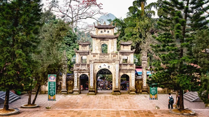 Hành trình tâm linh đáng nhớ tại Chùa Hương