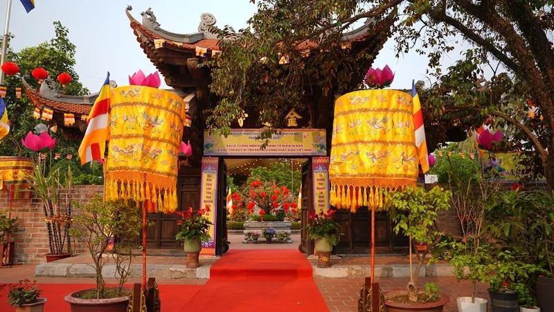 Kinh nghiệm tham quan chùa Kim Liên