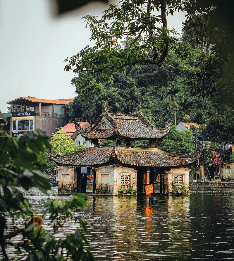 Chùa Thầy là chốn tìm về bình yên và tĩnh lặng