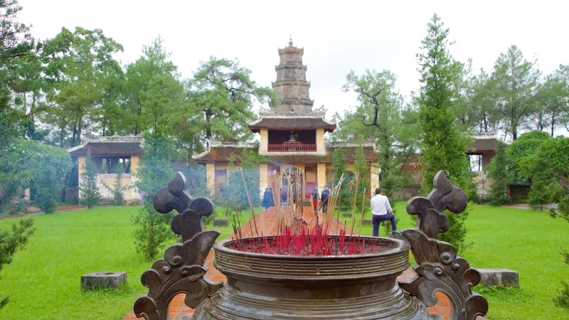 Chùa Thiên Mụ mang vẻ đẹp cổ kính đầy cuốn hút