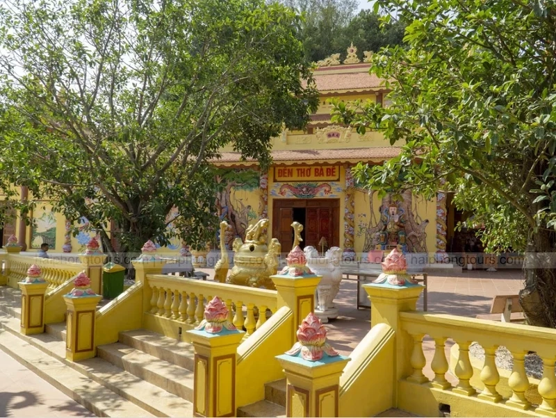 Lịch sử hình thành và phát triển của đền Bà Đế