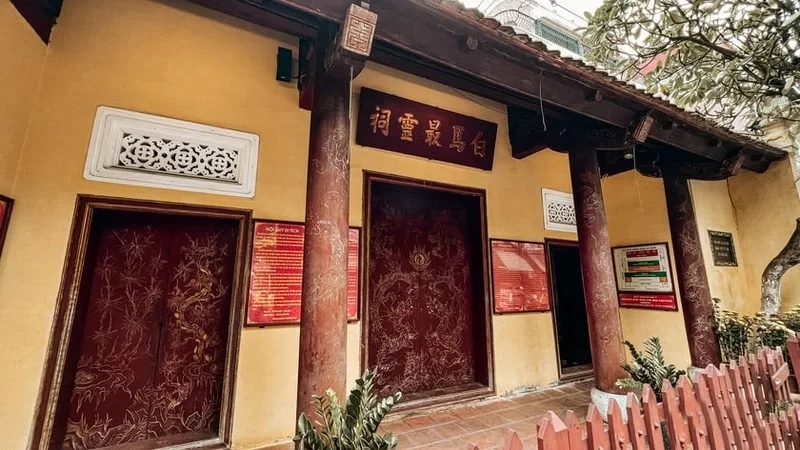 Lịch sử hình thành và phát triển của đền Bạch Mã