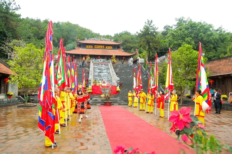 Đền Chu Văn An là chốn thanh tịnh cho tâm hồn