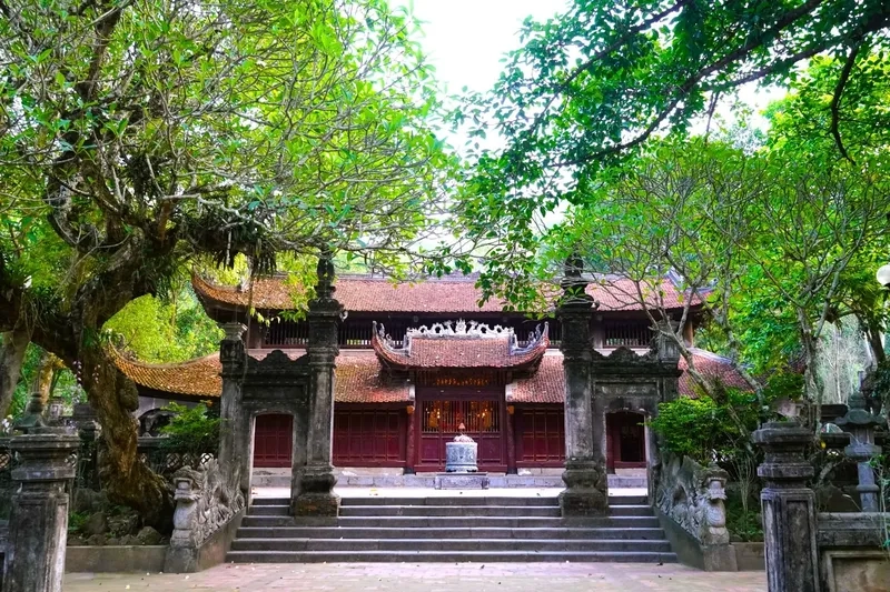 Không gian thanh tịnh yên bình ở Đền Gióng