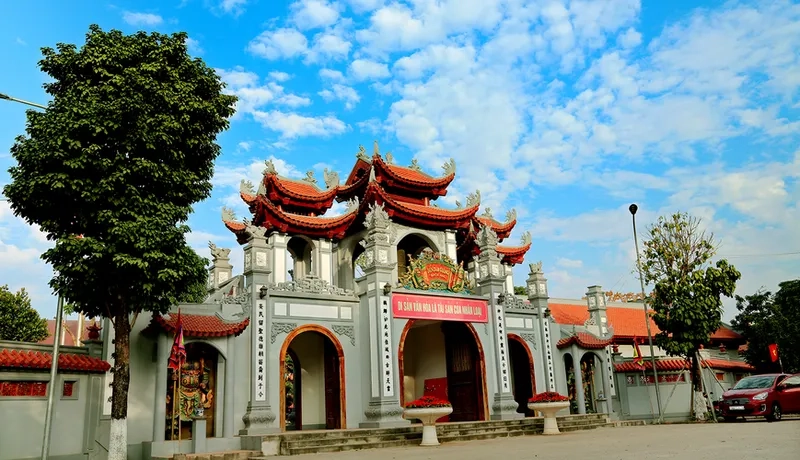 Đôi nét về đền Tam Giang