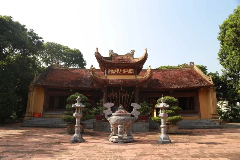 Check in tâm linh độc đáo ở Chùa Đền Trần Thương