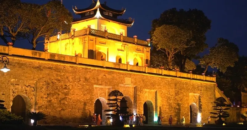 Ngỡ ngàng trước vẻ đẹp cổ kính trong ảnh Hoàng Thành Thăng Long