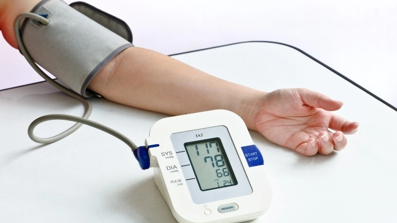 Huyết áp là áp lực mà máu tác động lên thành động mạch khi được tim bơm ra ngoài