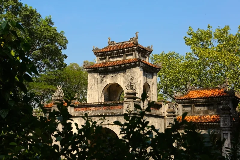 Ngỡ ngàng trước hình ảnh đền Bà Triệu giữa núi rừng